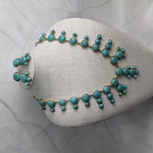 Fabulous Faux Turquoise Bib Style Necklace w/Earrings